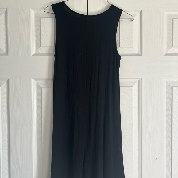 Black dress - Picture 4 of 4